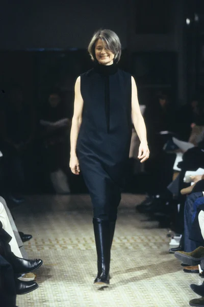 Look 11